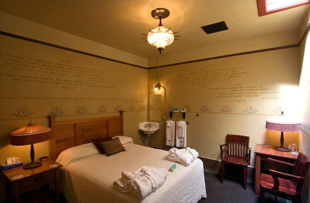Villa Mcmenamins Olympic Club à Centralia Extérieur photo